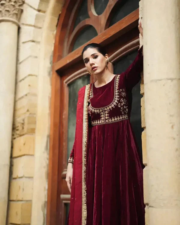 WOMENS FASHION
